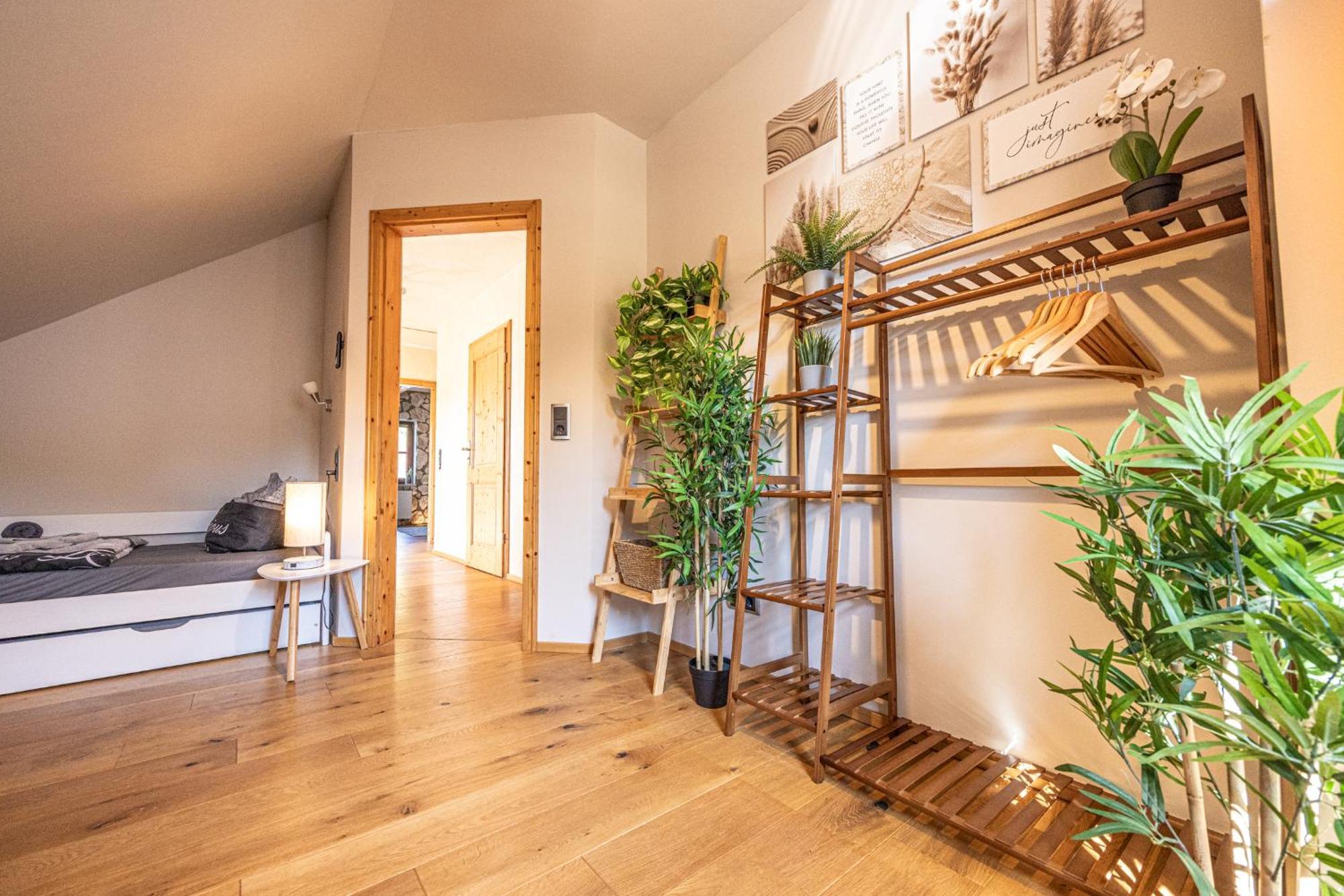 Wellnessparadies Mit Sauna Und Whirlpool Wiesenblick Holiday home Krakow am See