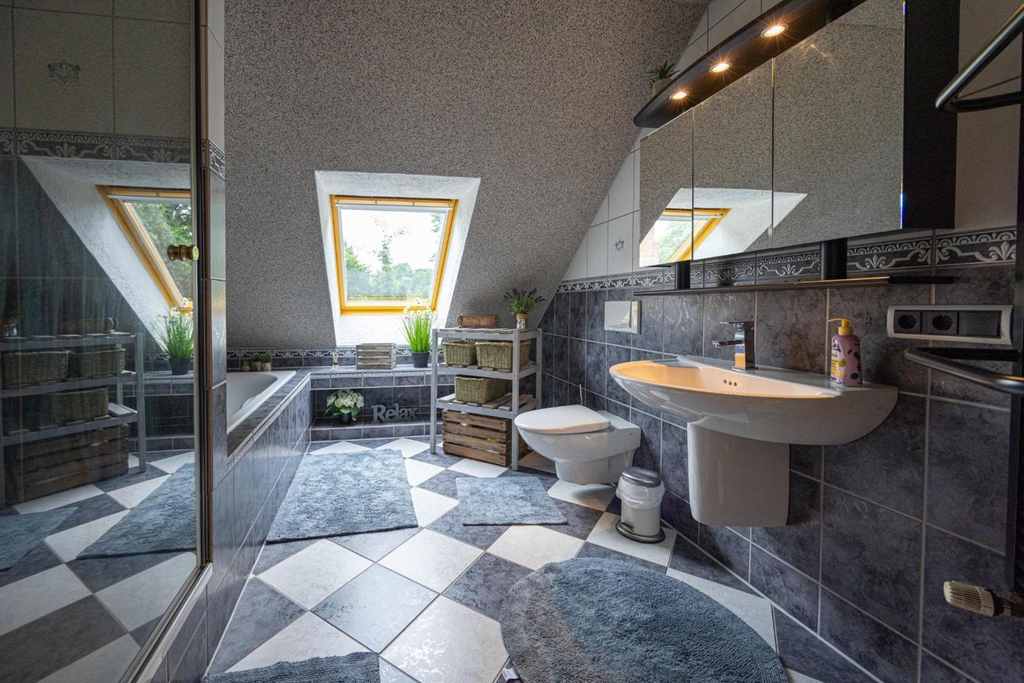 Holiday home Wellnessparadies Mit Sauna Und Whirlpool Wiesenblick Krakow am See